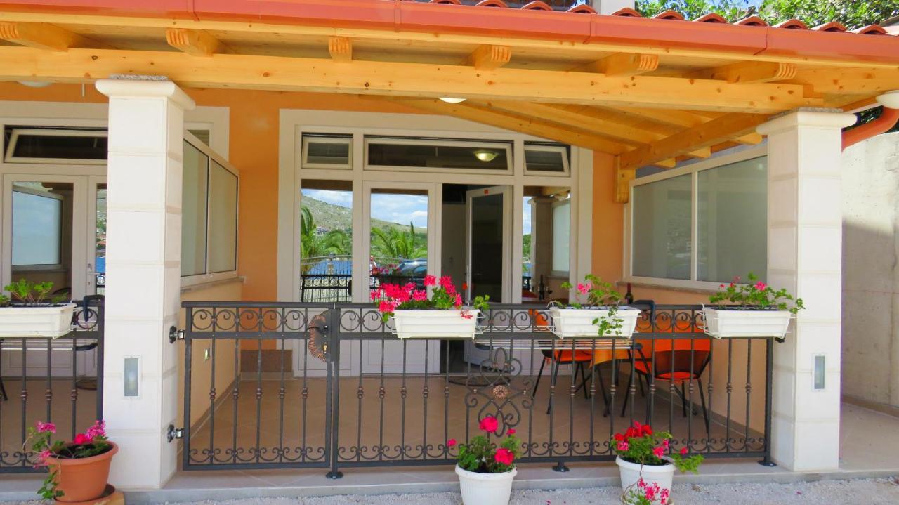 Apartments Villa Ante Grebaštica エクステリア 写真