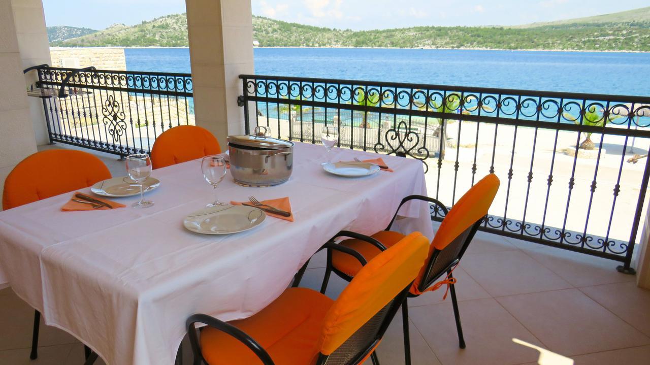 Apartments Villa Ante Grebaštica エクステリア 写真