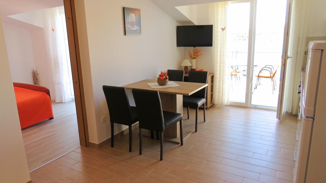 Apartments Villa Ante Grebaštica エクステリア 写真
