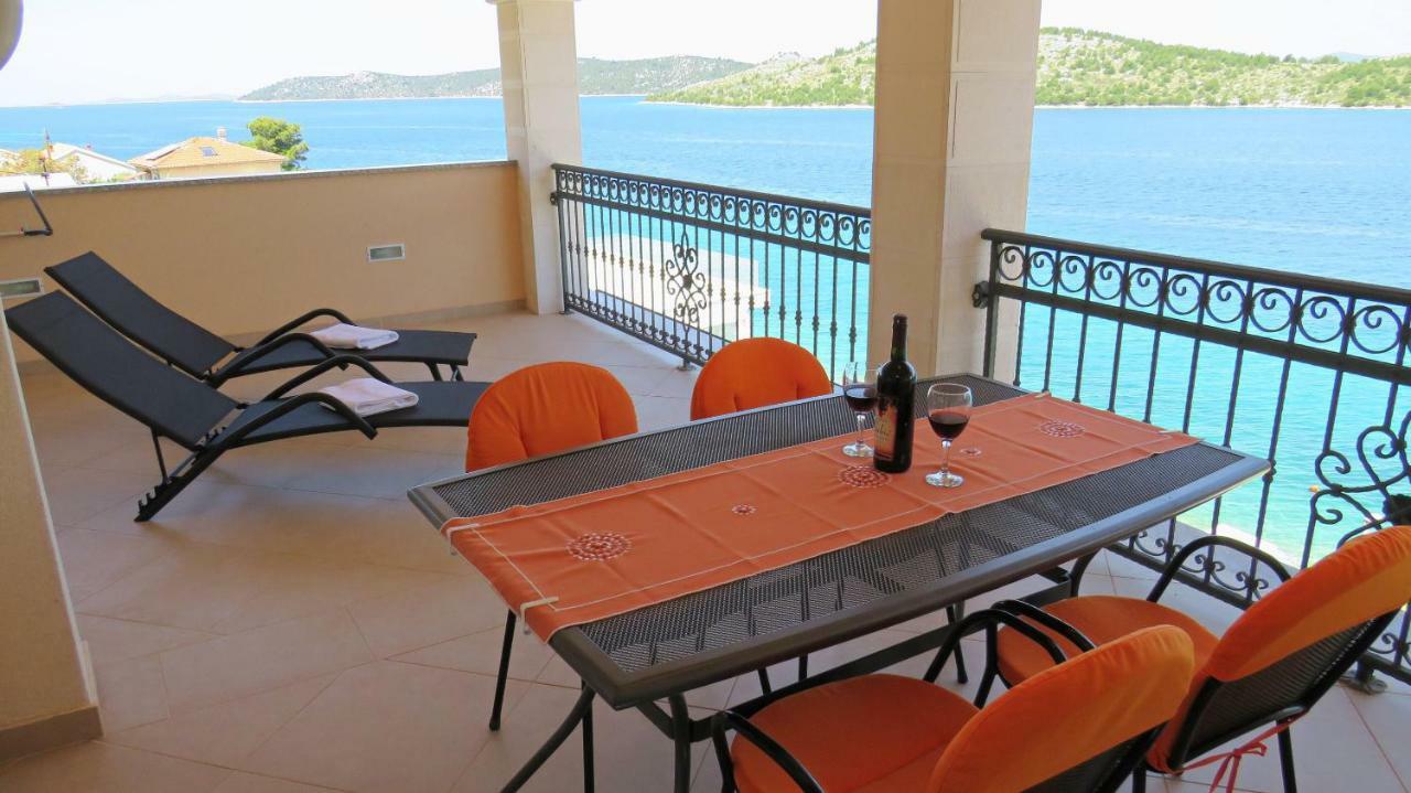 Apartments Villa Ante Grebaštica エクステリア 写真
